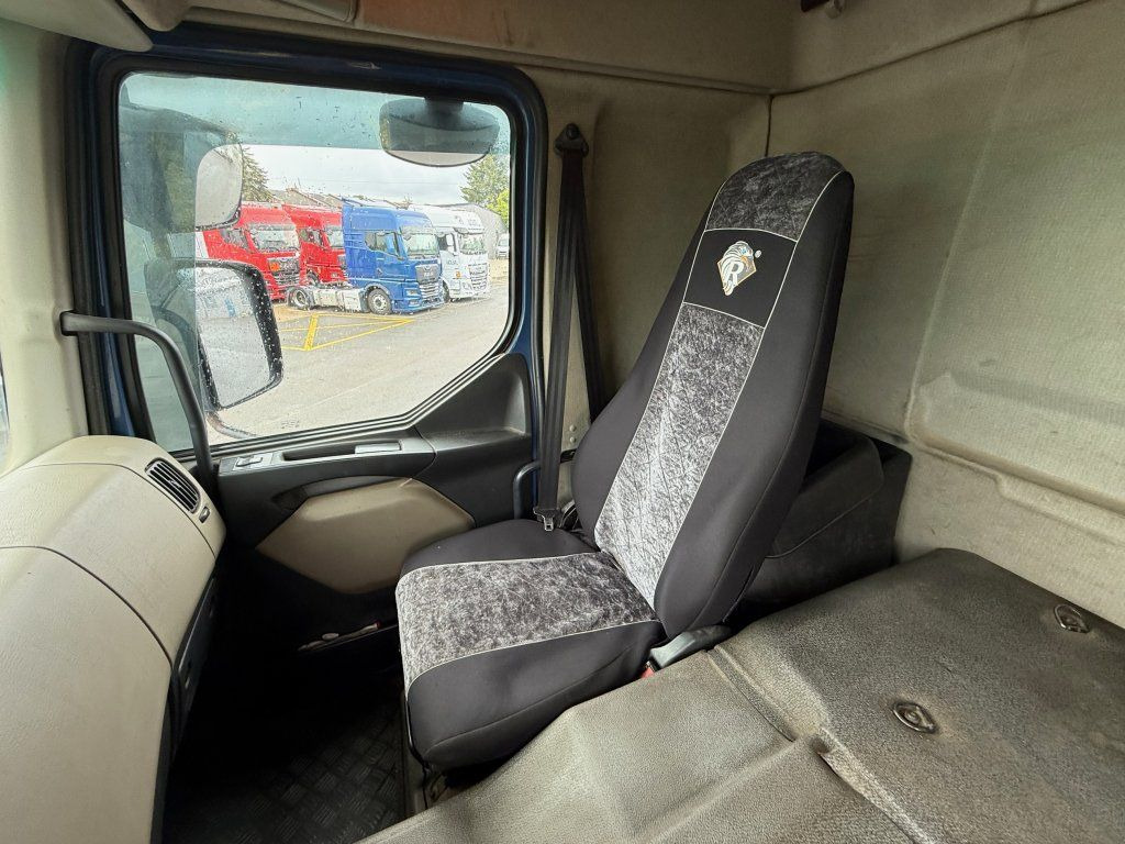 Camión volquete Renault Kerax 450 S3 8x4 EURO 4: foto 18