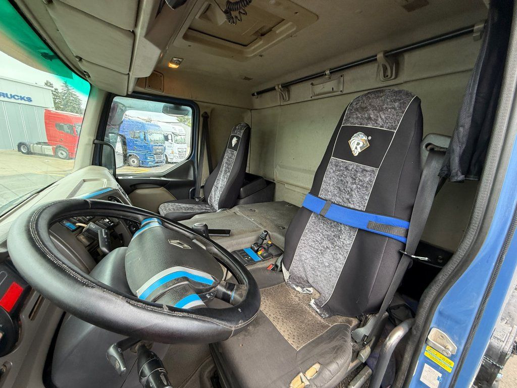 Camión volquete Renault Kerax 450 S3 8x4 EURO 4: foto 16