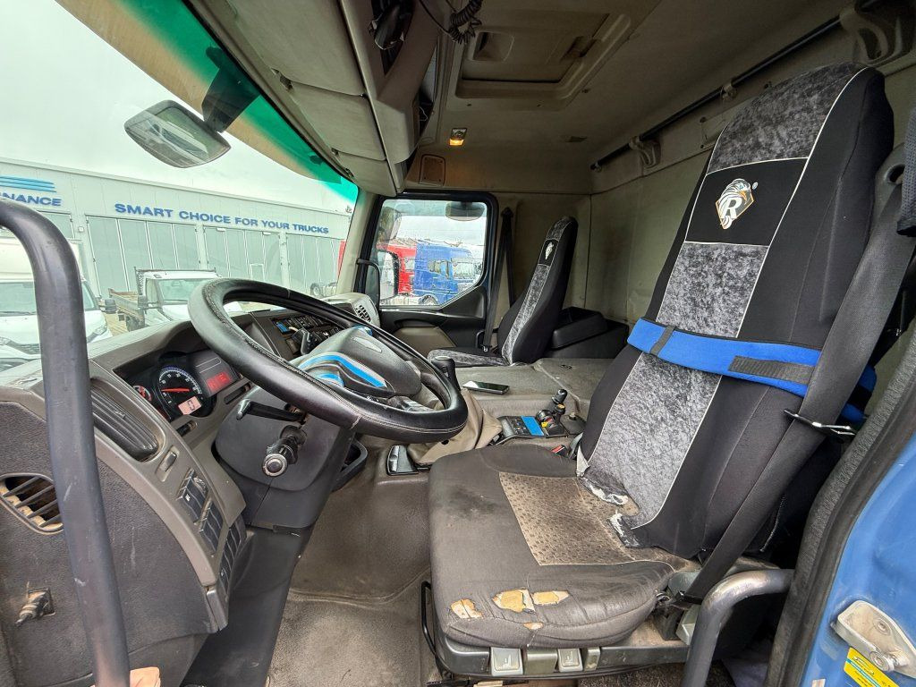 Camión volquete Renault Kerax 450 S3 8x4 EURO 4: foto 15