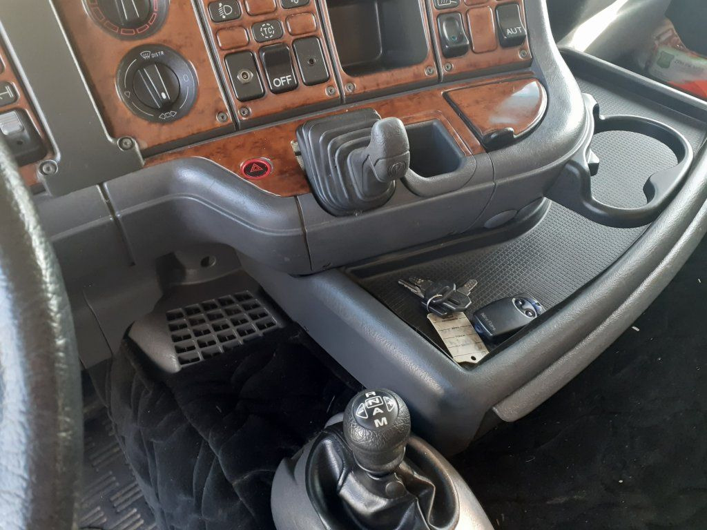 Camión para caballos Scania 94G 300 Pferd/Horse-transport (M1 Zulassung) 6x2: foto 18