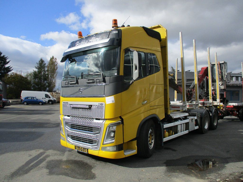 Volvo FH 16 750 6x4 + Fliegl - Camión forestal, Camión grúa: foto 2 Volvo FH 16 750 6x4 + Fliegl - Camión forestal, Camión grúa: foto 2