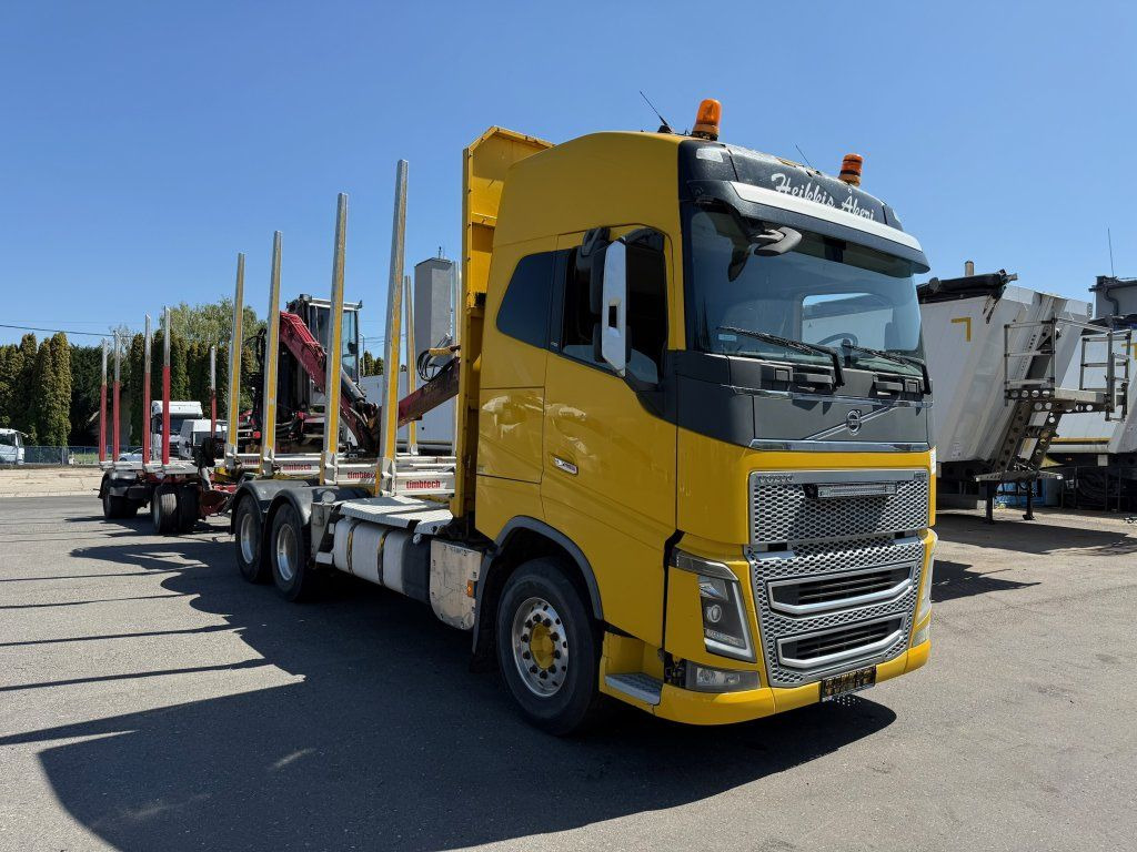 Volvo FH 16 750 6x4 + Fliegl - Camión forestal, Camión grúa: foto 2 Volvo FH 16 750 6x4 + Fliegl - Camión forestal, Camión grúa: foto 2