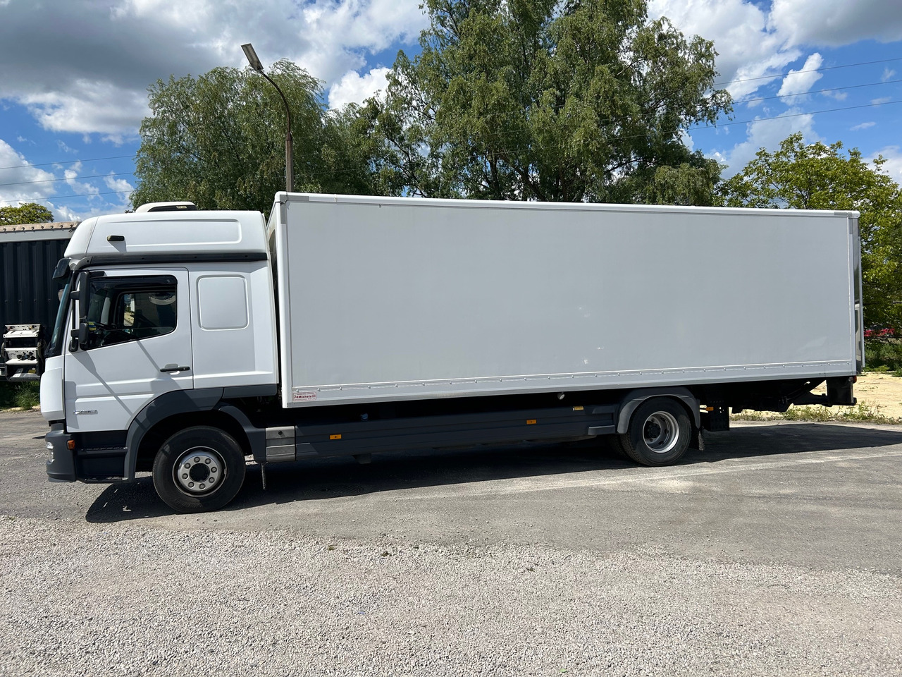 MERCEDES-BENZ ATEGO 1230 / BIGSPACE / 2020 / KOFFER 19 EPAL / LBW 2T - Camión caja cerrada: foto 5 MERCEDES-BENZ ATEGO 1230 / BIGSPACE / 2020 / KOFFER 19 EPAL / LBW 2T - Camión caja cerrada: foto 5