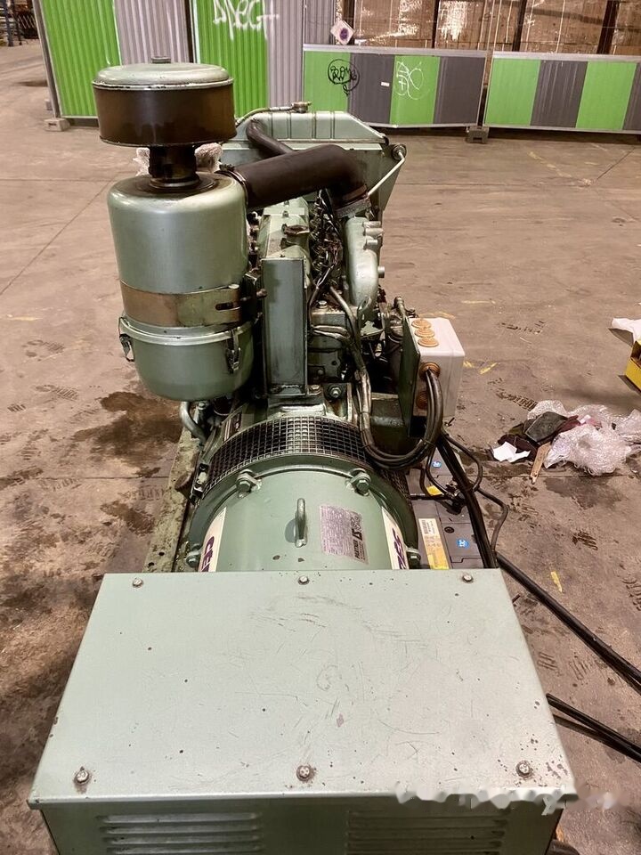 IVECO 80 kVa 8061 - Generador industriale: foto 4 IVECO 80 kVa 8061 - Generador industriale: foto 4