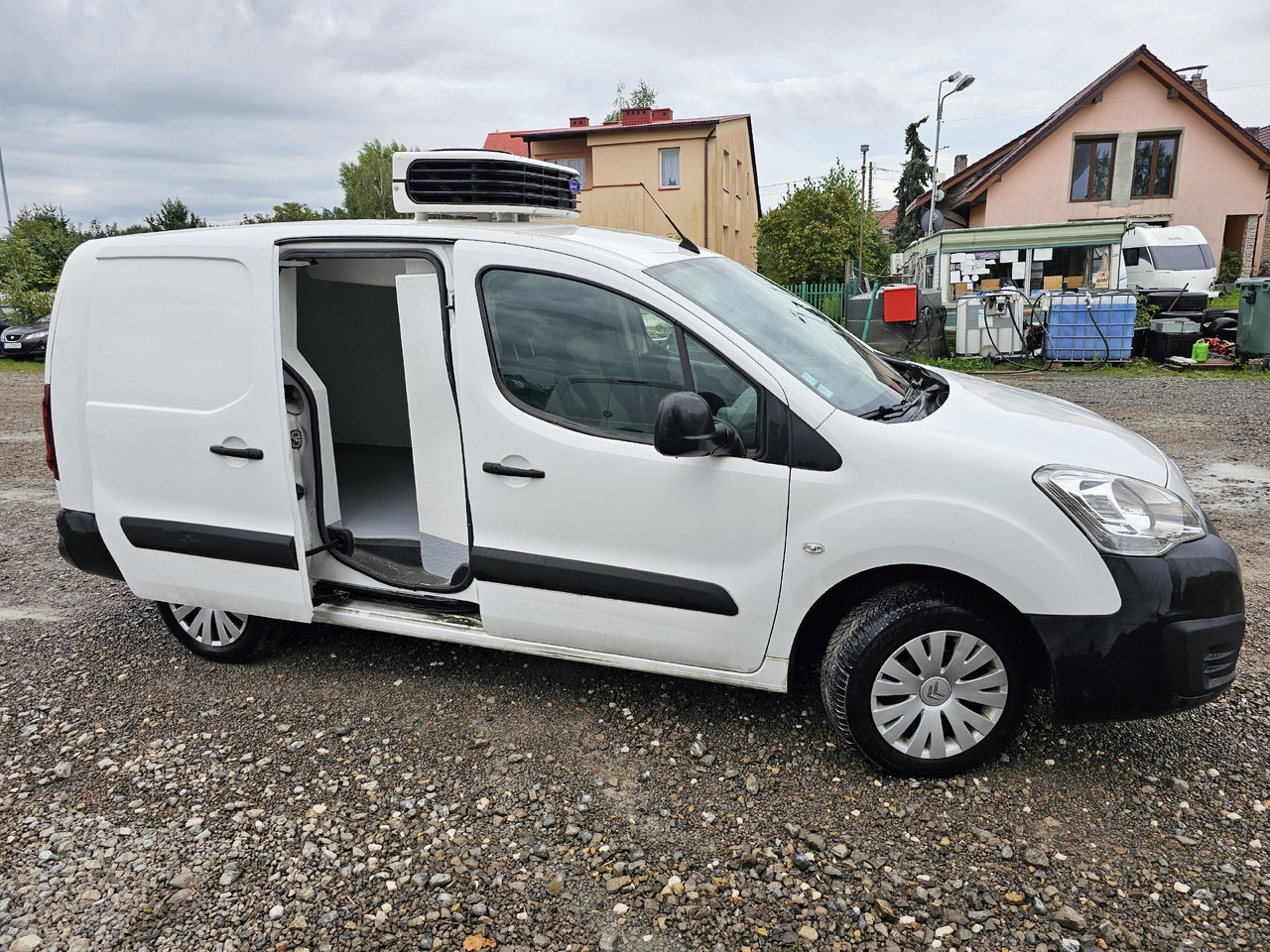 CITROËN Berlingo long chlodnia mroznia carrier Klima EURO6 - Furgoneta frigorifica: foto 1 CITROËN Berlingo long chlodnia mroznia carrier Klima EURO6 - Furgoneta frigorifica: foto 1