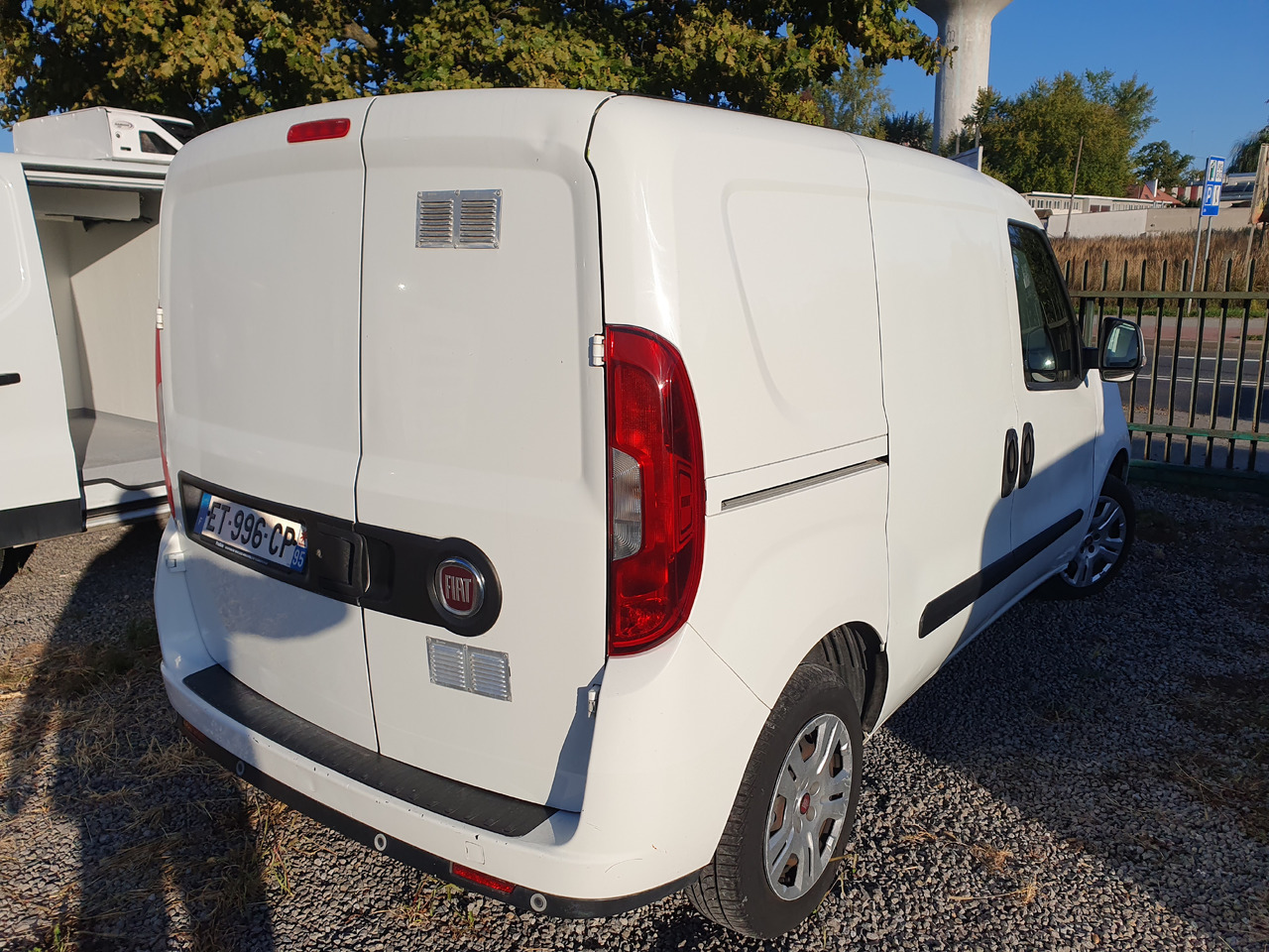 FIAT DOBLO CHLODNIA THERMOKING KLIMA EURO6 - Furgoneta frigorifica: foto 5 FIAT DOBLO CHLODNIA THERMOKING KLIMA EURO6 - Furgoneta frigorifica: foto 5