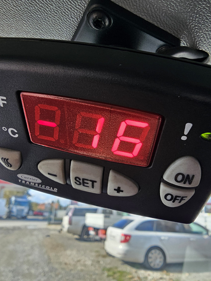 Fiat Doblo chlodnia mroznia carrier +230v - 18 C euro5 - Furgoneta frigorifica: foto 5 Fiat Doblo chlodnia mroznia carrier +230v - 18 C euro5 - Furgoneta frigorifica: foto 5