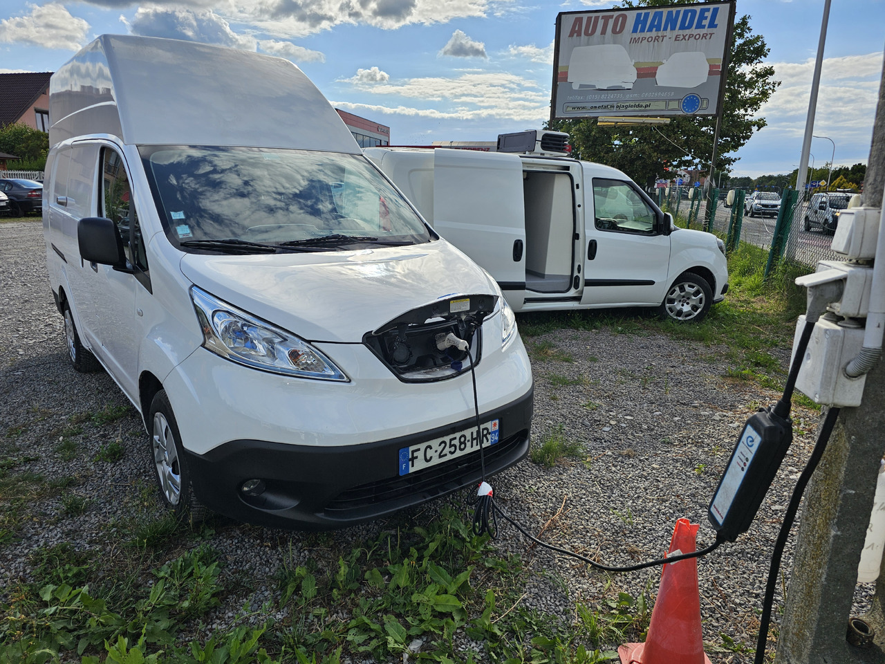 NISSAN E-NV200 ELEKTRYCZNY 40 KV 250 km klima kamera - Furgoneta pequeña, Furgoneta eléctrica: foto 2 NISSAN E-NV200 ELEKTRYCZNY 40 KV 250 km klima kamera - Furgoneta pequeña, Furgoneta eléctrica: foto 2