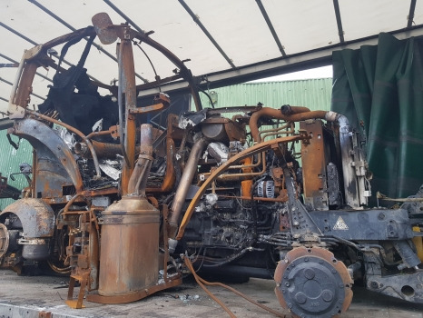 Case Maxxum 145 Front, Rear Axle, Engine, Transmission, Hydraulic Parts Nut - Eje y piezas para Tractor: foto 1 Case Maxxum 145 Front, Rear Axle, Engine, Transmission, Hydraulic Parts Nut - Eje y piezas para Tractor: foto 1