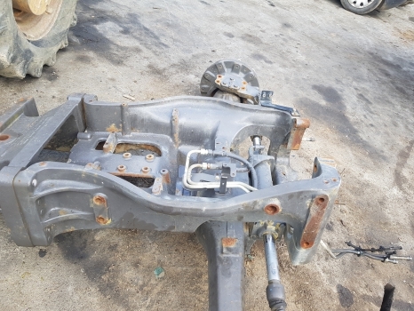 Claas Arion 500, 600 Ser Front Axle Support, Bolster Assy 0011287972, 0011287976 - Suspensión: foto 2 Claas Arion 500, 600 Ser Front Axle Support, Bolster Assy 0011287972, 0011287976 - Suspensión: foto 2