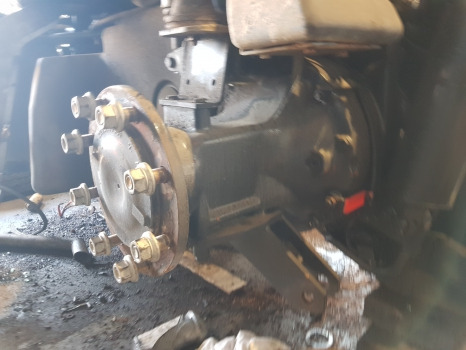 Deutz Agrotron M620 Rear Axle Hub Complete Rhs 0.900.0955.0, 0.900.1363.9 - Eje posterior: foto 1 Deutz Agrotron M620 Rear Axle Hub Complete Rhs 0.900.0955.0, 0.900.1363.9 - Eje posterior: foto 1