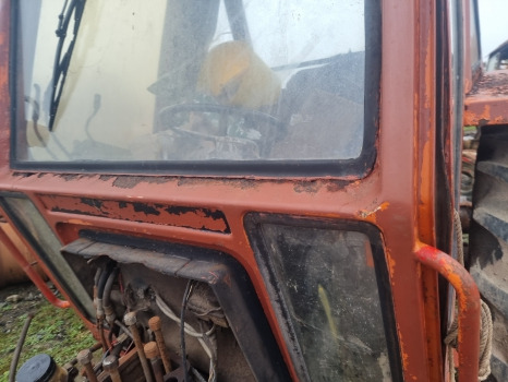 Cabina Fiat 580, 680, 780, 880, 980 Complete Cab, Narrow 5108813 Sold, Sold, Sold: foto 7 Cabina Fiat 580, 680, 780, 880, 980 Complete Cab, Narrow 5108813 Sold, Sold, Sold: foto 7