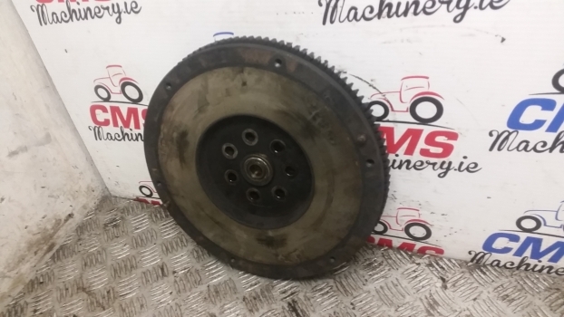 Fiat 780 Engine Flywheel And Ring Gear. |please Check By The Photos. - Volante de inercia para Tractor: foto 3 Fiat 780 Engine Flywheel And Ring Gear. |please Check By The Photos. - Volante de inercia para Tractor: foto 3