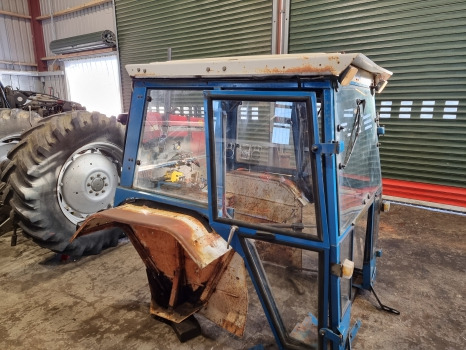 Ford 5600, 6600, 7600, 5000, 6000 Complete Fritzmeier Cab, Frame, Mark 2 Sold - Cabina: foto 2 Ford 5600, 6600, 7600, 5000, 6000 Complete Fritzmeier Cab, Frame, Mark 2 Sold - Cabina: foto 2