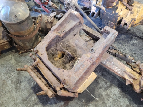 Suspensión Ford C, D Series 655c, 655d Front Axle Support Frame Bolster E7nn3a042ce: foto 1