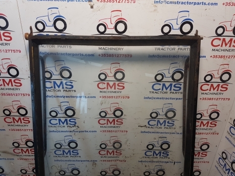 Jcb 3cx Sitemaster Rear Window Frame With Glass 121/07000, 92606001, 657/00018 - Ventana y piezas para Retroexcavadora: foto 4 Jcb 3cx Sitemaster Rear Window Frame With Glass 121/07000, 92606001, 657/00018 - Ventana y piezas para Retroexcavadora: foto 4