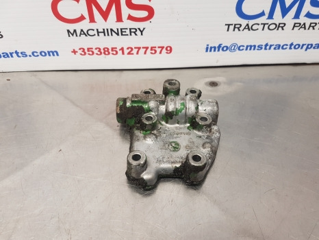 John Deere 6200, 6300, 6400, 7600, 7700 Clutch Cooling Valve Housing R109490 - Caja de cambios: foto 1 John Deere 6200, 6300, 6400, 7600, 7700 Clutch Cooling Valve Housing R109490 - Caja de cambios: foto 1