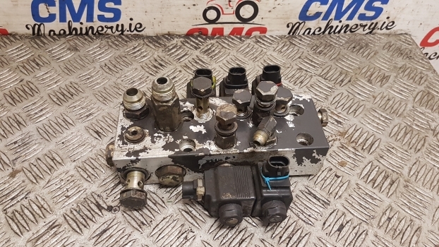 Landini Mythos 115 Transmission Hydraulic Valve Block 3648149m91, 3655022m91 - Válvula hidráulica para Tractor: foto 1 Landini Mythos 115 Transmission Hydraulic Valve Block 3648149m91, 3655022m91 - Válvula hidráulica para Tractor: foto 1