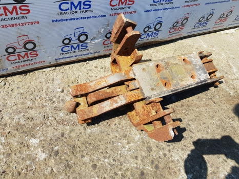 Massey Ferguson 135, 390, 690, 675 Pick Up Hitch Complete For Parts 886230m1 - Bastidor/ Chasis: foto 3 Massey Ferguson 135, 390, 690, 675 Pick Up Hitch Complete For Parts 886230m1 - Bastidor/ Chasis: foto 3