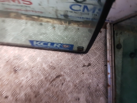 Massey Ferguson 690, 665, 698, 699 Cab Front Glass Windscreen Tg1246 - Parabrisas para Tractor: foto 4 Massey Ferguson 690, 665, 698, 699 Cab Front Glass Windscreen Tg1246 - Parabrisas para Tractor: foto 4