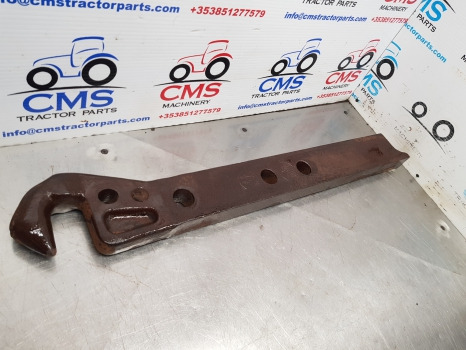 Massey Ferguson699, 698, 300 , 600series,pick Up Hitch Hook 1666857m93 - Bastidor/ Chasis: foto 1 Massey Ferguson699, 698, 300 , 600series,pick Up Hitch Hook 1666857m93 - Bastidor/ Chasis: foto 1