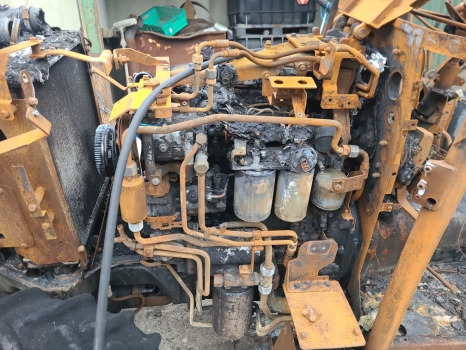 New Holland T4.90 V/ N Complete Engine For Parts F5dfl413l 5802201780 - Motor: foto 3 New Holland T4.90 V/ N Complete Engine For Parts F5dfl413l 5802201780 - Motor: foto 3