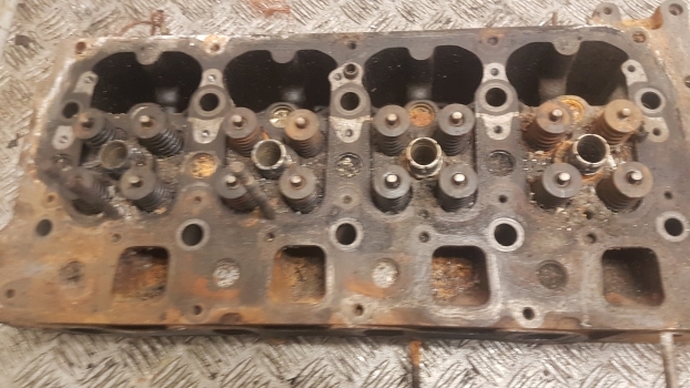 New Holland T5.100, T5.110, T5.120 Engine Cylinder Head 5801823163, 5801663550 - Cabezal de bloque para Tractor: foto 3 New Holland T5.100, T5.110, T5.120 Engine Cylinder Head 5801823163, 5801663550 - Cabezal de bloque para Tractor: foto 3