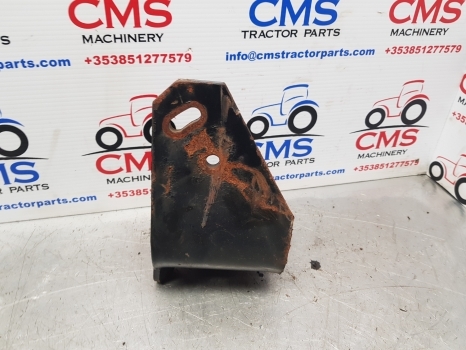 New Holland Td5.105 Front Axle Mudguard Bracket Lhs 47572978, 84606292 - Guardabarros para Tractor: foto 3 New Holland Td5.105 Front Axle Mudguard Bracket Lhs 47572978, 84606292 - Guardabarros para Tractor: foto 3