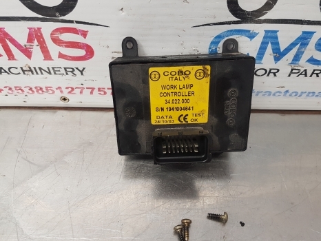 New Holland Ts115a Case Mxu100, 110 Worklamp Ecu 82022885, 47571856 - Unidad de control para Tractor: foto 3 New Holland Ts115a Case Mxu100, 110 Worklamp Ecu 82022885, 47571856 - Unidad de control para Tractor: foto 3