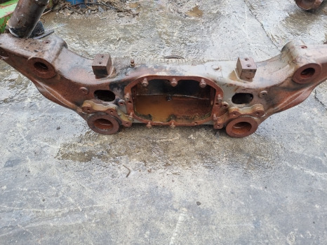 Renault Ares 836, 656 Rx/rz Front Axle Beam Housing 12057, 6000104413 - Eje delantero: foto 4 Renault Ares 836, 656 Rx/rz Front Axle Beam Housing 12057, 6000104413 - Eje delantero: foto 4