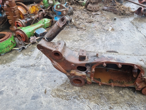 Renault Ares 836, 656 Rx/rz Front Axle Beam Housing 12057, 6000104413 - Eje delantero: foto 5 Renault Ares 836, 656 Rx/rz Front Axle Beam Housing 12057, 6000104413 - Eje delantero: foto 5