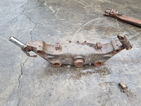 Renault Ares 836, 656 Rx/rz Front Axle Beam Housing 12057, 6000104413 - Eje delantero: foto 1 Renault Ares 836, 656 Rx/rz Front Axle Beam Housing 12057, 6000104413 - Eje delantero: foto 1