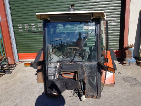 Same Antares 110, 130, Silver 110, 130 Complete Cab As Pictures 0.010.4091.3/40 - Cabina: foto 4 Same Antares 110, 130, Silver 110, 130 Complete Cab As Pictures 0.010.4091.3/40 - Cabina: foto 4