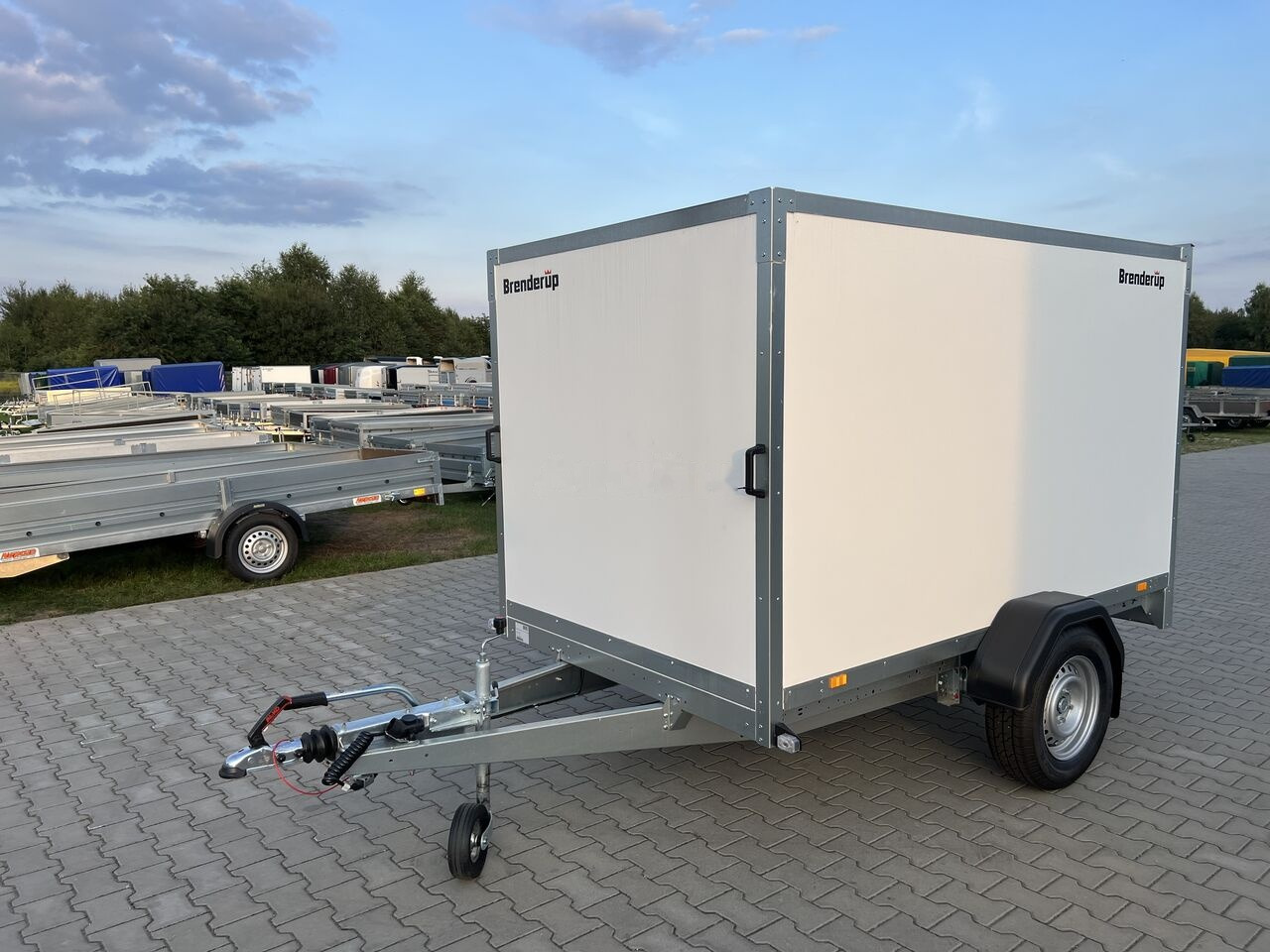 Brenderup Cargo CD260UB DMC 1300 kg przyczepa kontener + rampa - Remolque caja cerrada: foto 3 Brenderup Cargo CD260UB DMC 1300 kg przyczepa kontener + rampa - Remolque caja cerrada: foto 3