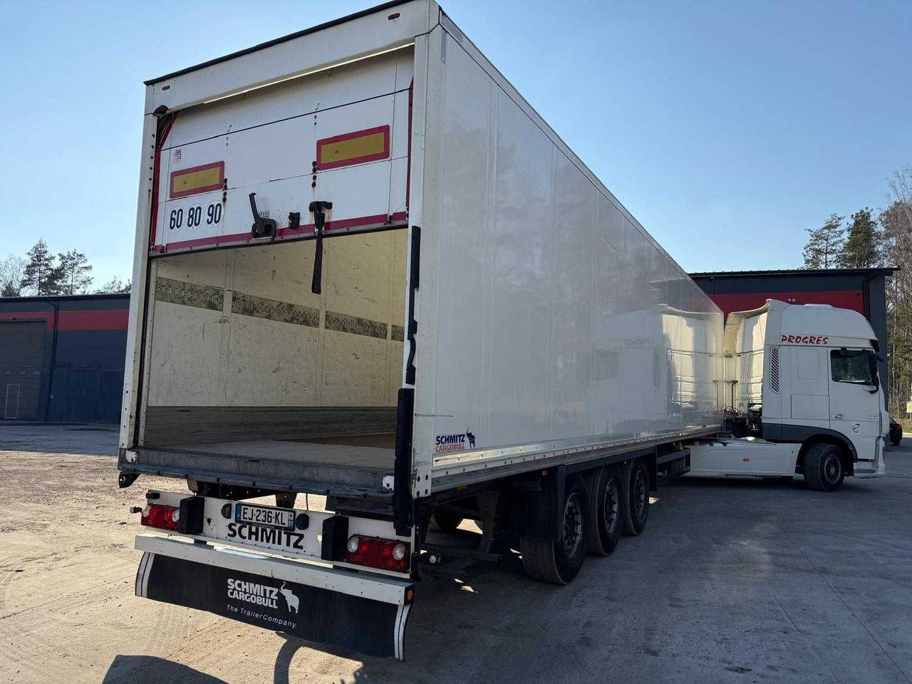 Schmitz Izoterma Kontener Box, 2017r, roleta , 481083 km , z Francji - Semirremolque isotérmico: foto 2 Schmitz Izoterma Kontener Box, 2017r, roleta , 481083 km , z Francji - Semirremolque isotérmico: foto 2