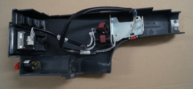 Jungheinrich 51046926 | right dashboard panel including contact key and battery/ - Bastidor/ Chasis para Equipo de manutención: foto 3 Jungheinrich 51046926 | right dashboard panel including contact key and battery/ - Bastidor/ Chasis para Equipo de manutención: foto 3