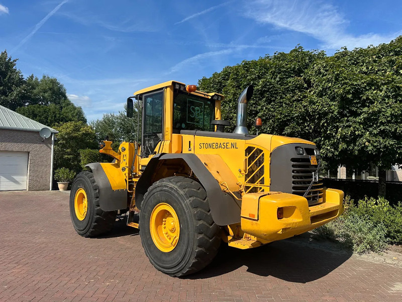 Volvo L120 F - Cargadora de ruedas: foto 2 Volvo L120 F - Cargadora de ruedas: foto 2