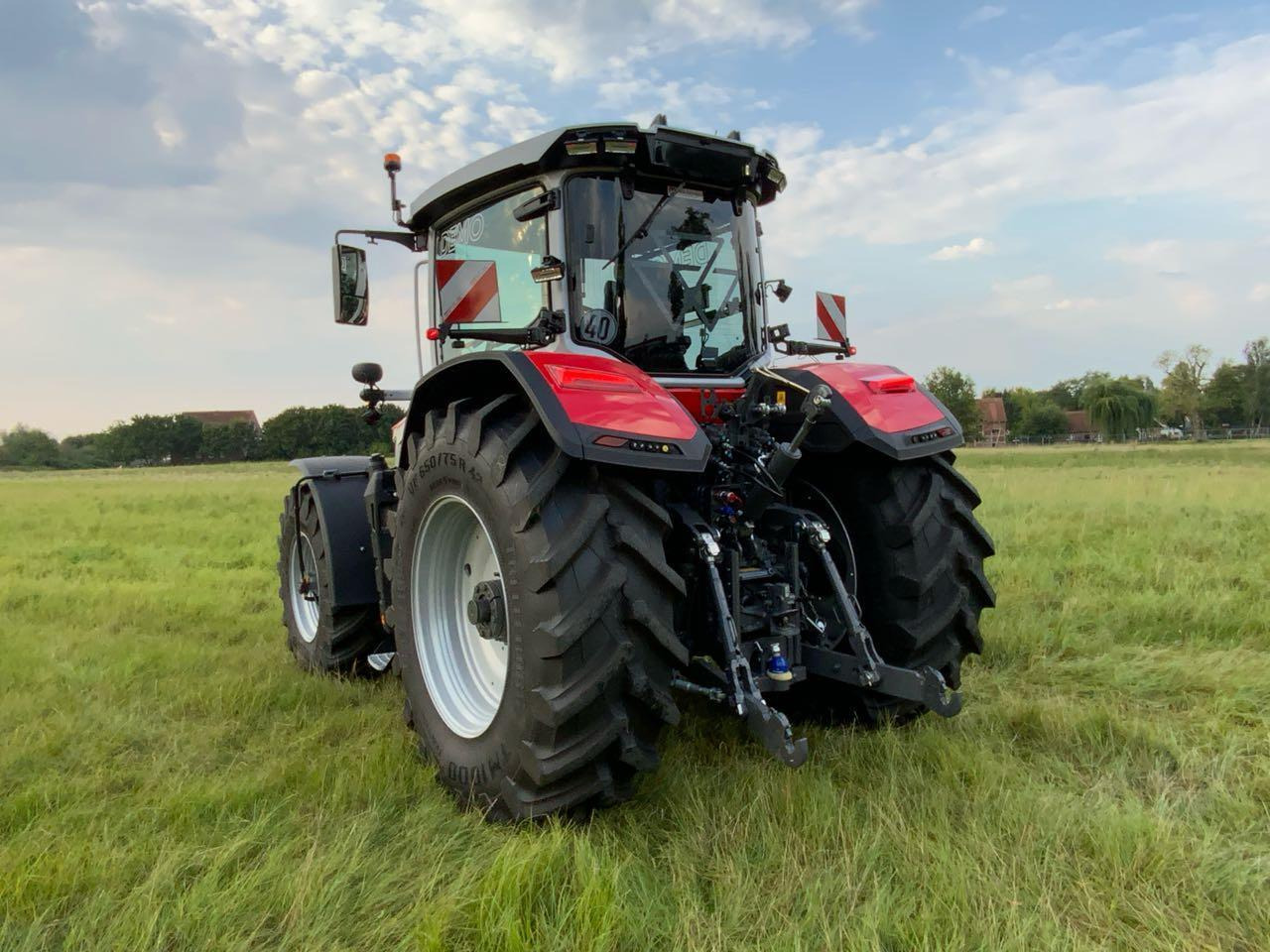 Tractor nuevo Massey Ferguson MF 8S.265 DYNA-VT: foto 6 Tractor nuevo Massey Ferguson MF 8S.265 DYNA-VT: foto 6