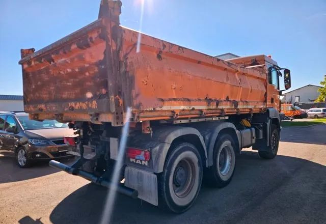 MAN TGS 26.000 kg • 6x4 • Wywrotka • Klima • Tempomat • Retarder• Euro5•310 000 km !!! - Camión volquete: foto 4 MAN TGS 26.000 kg • 6x4 • Wywrotka • Klima • Tempomat • Retarder• Euro5•310 000 km !!! - Camión volquete: foto 4