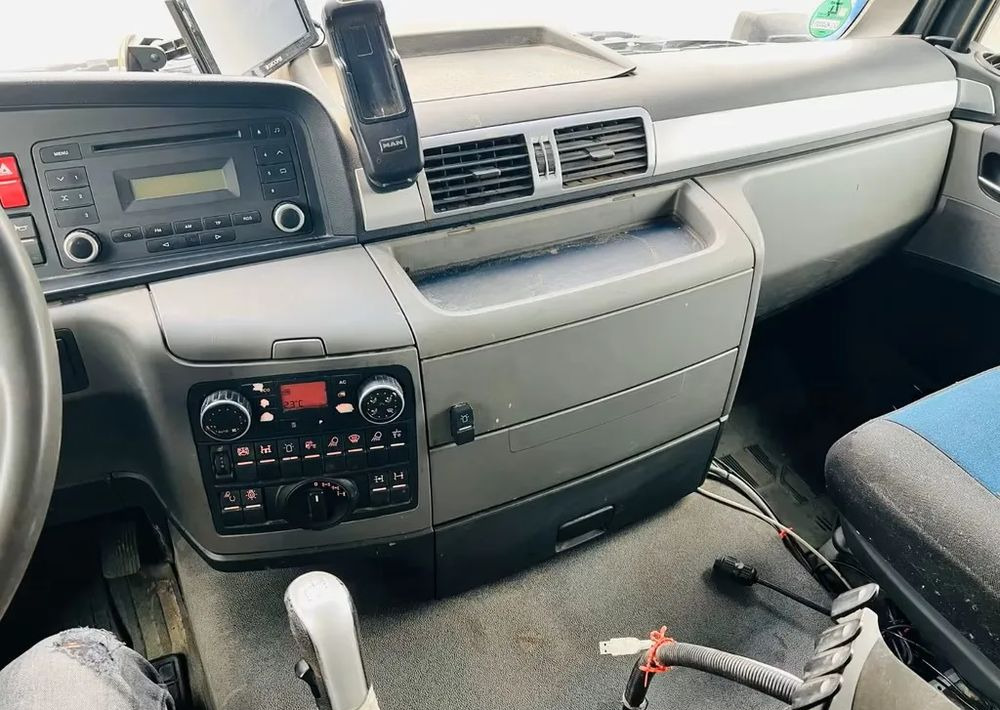 Camión volquete MAN TGS 26.440 6x6 Hydrodrive – Meiller 3-stronny wywrotka / Manual / Retarder / Tempomat / Euro 5: foto 8 Camión volquete MAN TGS 26.440 6x6 Hydrodrive – Meiller 3-stronny wywrotka / Manual / Retarder / Tempomat / Euro 5: foto 8