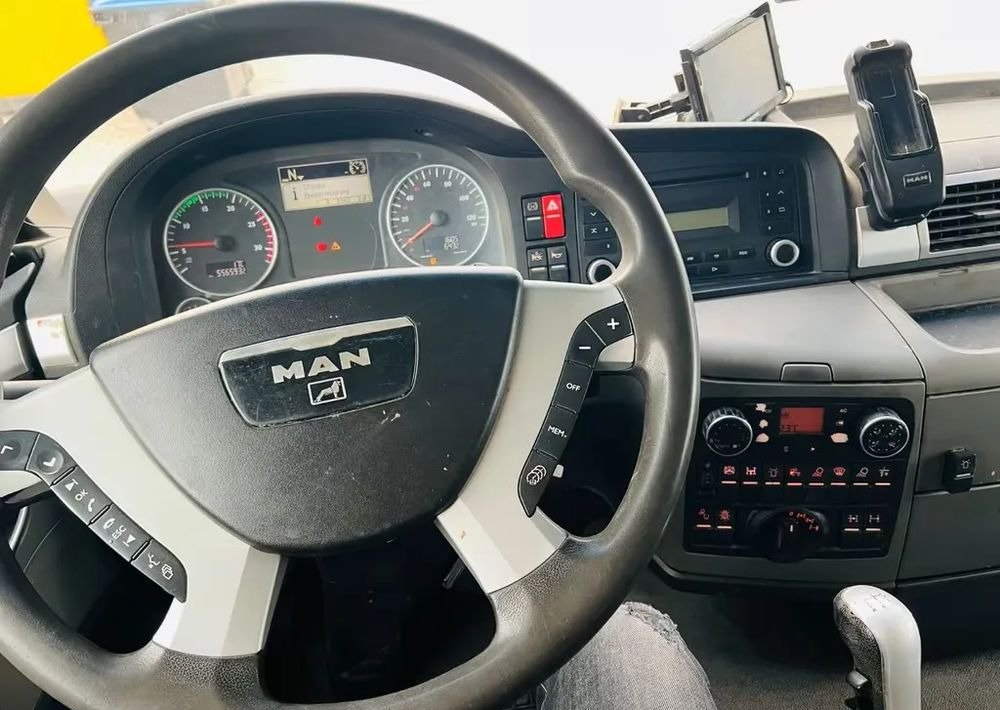 Camión volquete MAN TGS 26.440 6x6 Hydrodrive – Meiller 3-stronny wywrotka / Manual / Retarder / Tempomat / Euro 5: foto 10 Camión volquete MAN TGS 26.440 6x6 Hydrodrive – Meiller 3-stronny wywrotka / Manual / Retarder / Tempomat / Euro 5: foto 10