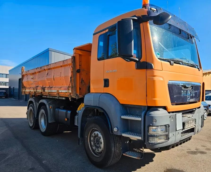 MAN TGS 26.480 6x4 WYWROTKA 3-STRONNA | AUTOMAT | EURO 5 | PRZEBIEG 310 000km! - Camión volquete: foto 1 MAN TGS 26.480 6x4 WYWROTKA 3-STRONNA | AUTOMAT | EURO 5 | PRZEBIEG 310 000km! - Camión volquete: foto 1