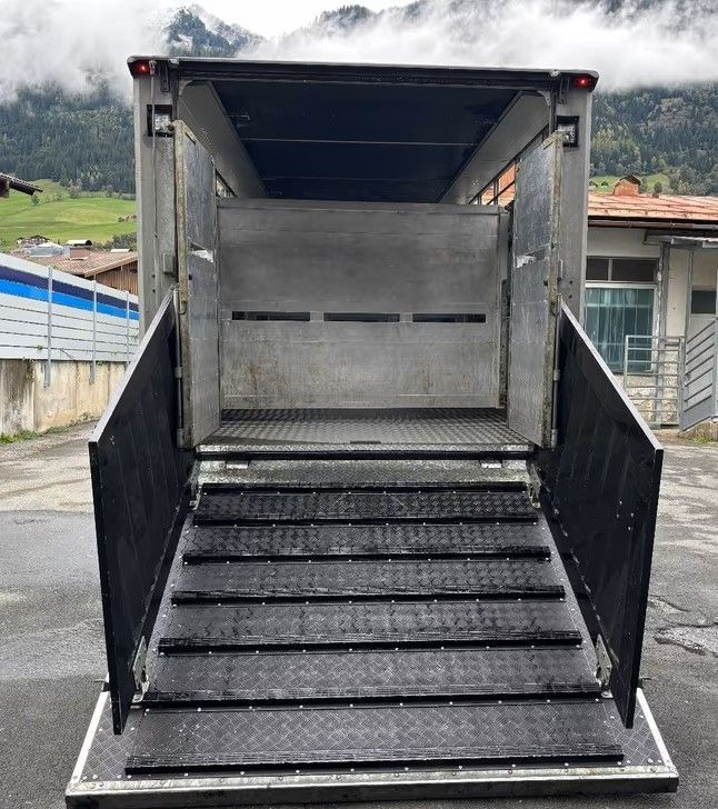 Camión transporte de ganado Scania P280 4x2 – Pojazd do przewozu zwierząt VIEHFAHRZEUG / jednopoziomowy – 171.000 km!! – Euro 5: foto 7 Camión transporte de ganado Scania P280 4x2 – Pojazd do przewozu zwierząt VIEHFAHRZEUG / jednopoziomowy – 171.000 km!! – Euro 5: foto 7