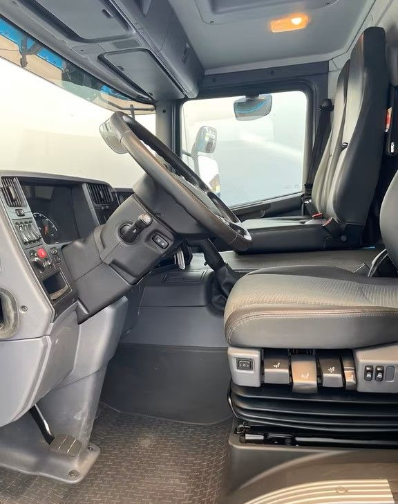 Camión transporte de ganado Scania P280 4x2 – Pojazd do przewozu zwierząt VIEHFAHRZEUG / jednopoziomowy – 171.000 km!! – Euro 5: foto 15 Camión transporte de ganado Scania P280 4x2 – Pojazd do przewozu zwierząt VIEHFAHRZEUG / jednopoziomowy – 171.000 km!! – Euro 5: foto 15