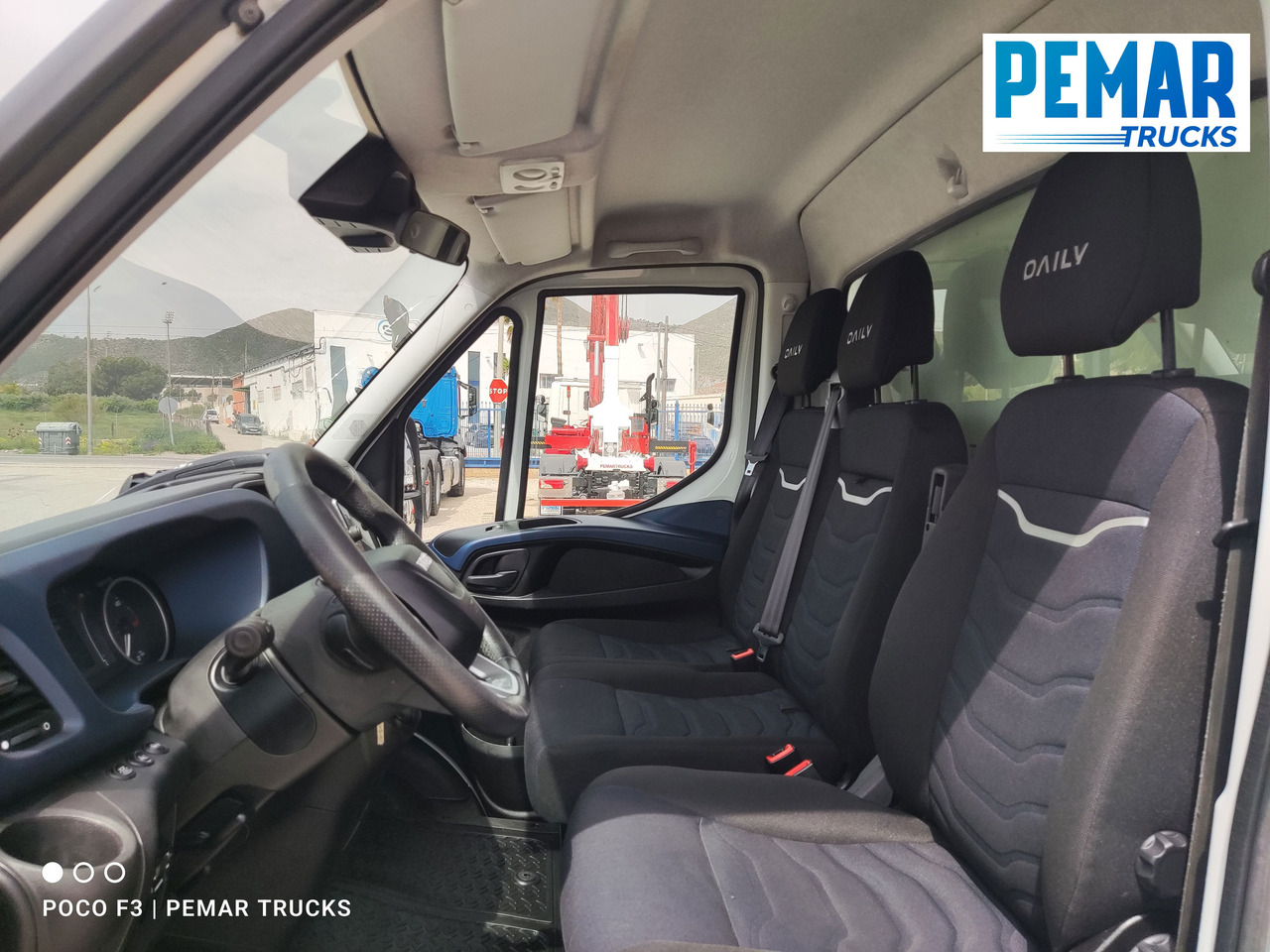 Furgoneta caja cerrada IVECO DAILY 35-160 CAJA CERRADA: foto 16