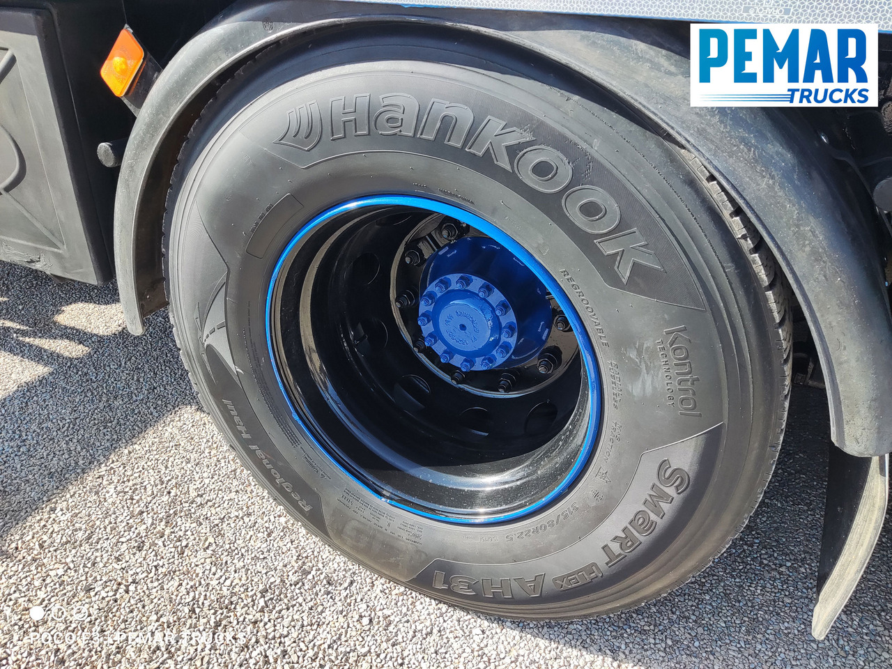 Camión portavehículos, Camión grúa VOLVO FM 410 6X2 GRUA PORTAMAQUINARIA: foto 31