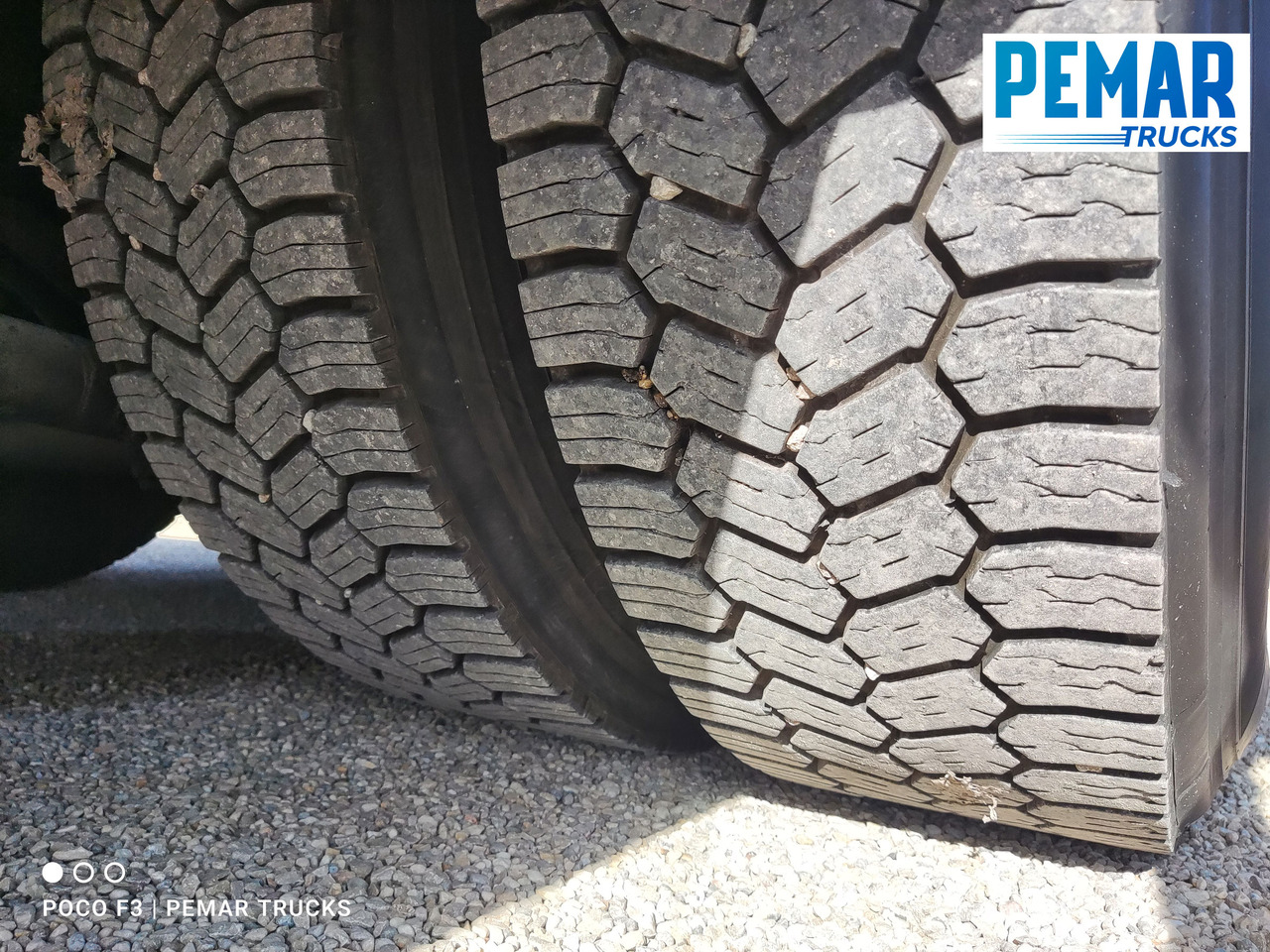 Camión portavehículos, Camión grúa VOLVO FM 410 6X2 GRUA PORTAMAQUINARIA: foto 32