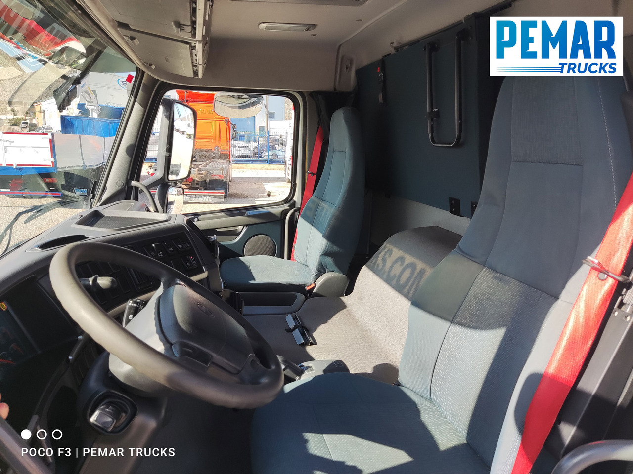 Camión portavehículos, Camión grúa VOLVO FM 410 6X2 GRUA PORTAMAQUINARIA: foto 19