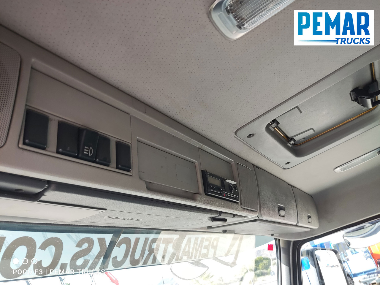 Camión portavehículos, Camión grúa VOLVO FM 410 6X2 GRUA PORTAMAQUINARIA: foto 20