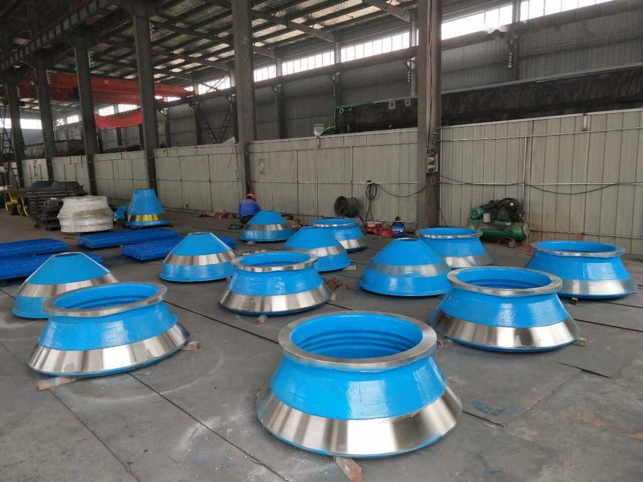 Bowl liner, Mantle, Concave For Metso CONE CRUSHER - Piezas de recambio para Trituradora de mandíbula: foto 1 Bowl liner, Mantle, Concave For Metso CONE CRUSHER - Piezas de recambio para Trituradora de mandíbula: foto 1